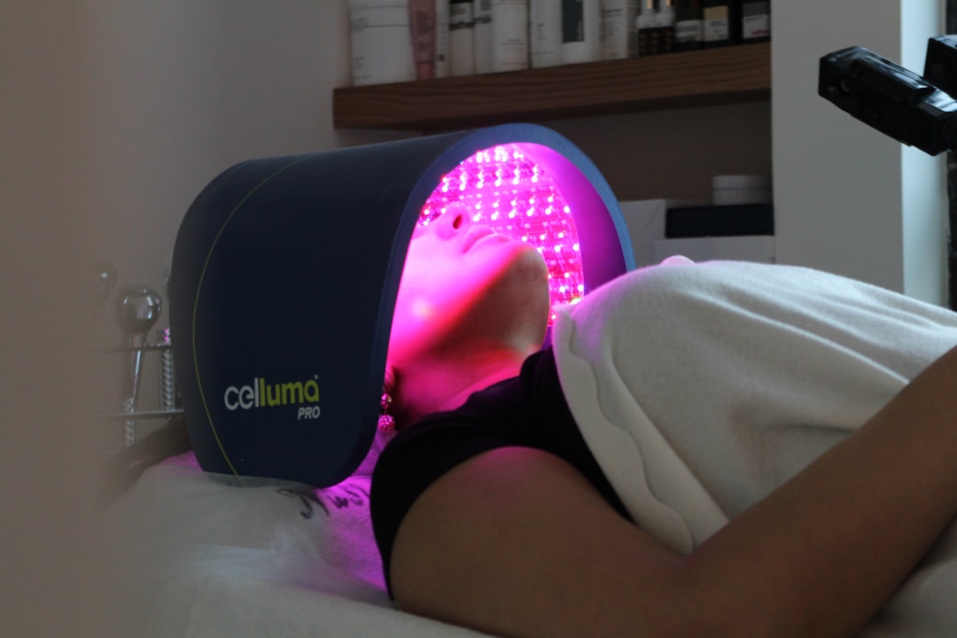 Led Light Therapy For Acne And Aging